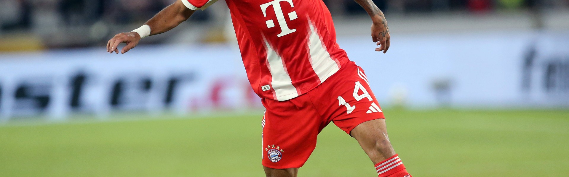 必发下载-记者：拜仁签人考虑抗伤病能力，迪亚斯和杰克逊都能做到3天1赛