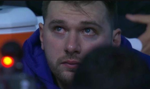 必发入口-卢卡落泪，两万人同悲！达拉斯见证NBA最虐重逢