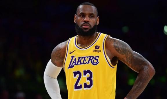 必发下载-【观点】当詹姆斯喝下不老泉水 乔丹或被赶下王座