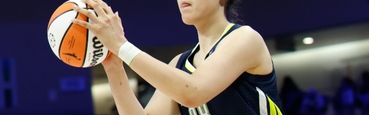 命运如此捉弄！李月汝刚得分生涯新高 下一场就受伤 之后赛季报销