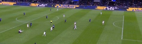 【意甲】15分领跑！VAR助桑切斯破荒，国米2比1热那亚